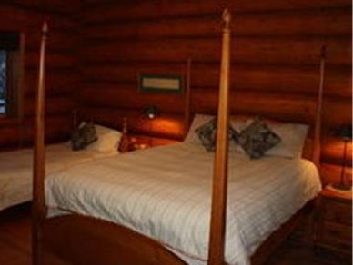 イン オン ザ レイク- ホワイトホース 写真