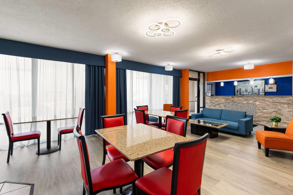 スーパー 8 バイ ウィンダム ブルズ ギャップ グリーンビル エリア 写真