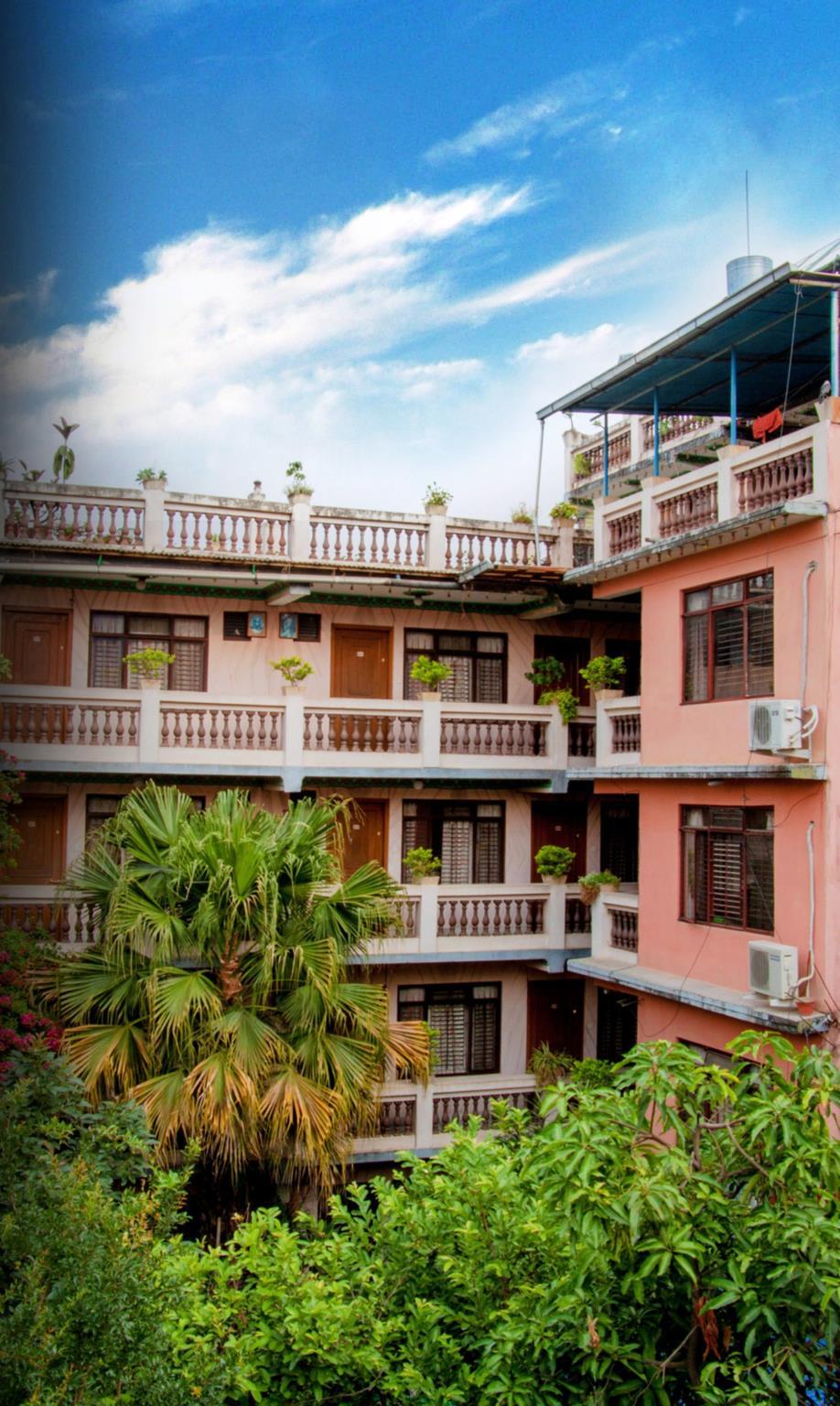 ホテル メトロポリタン カンティプール 写真