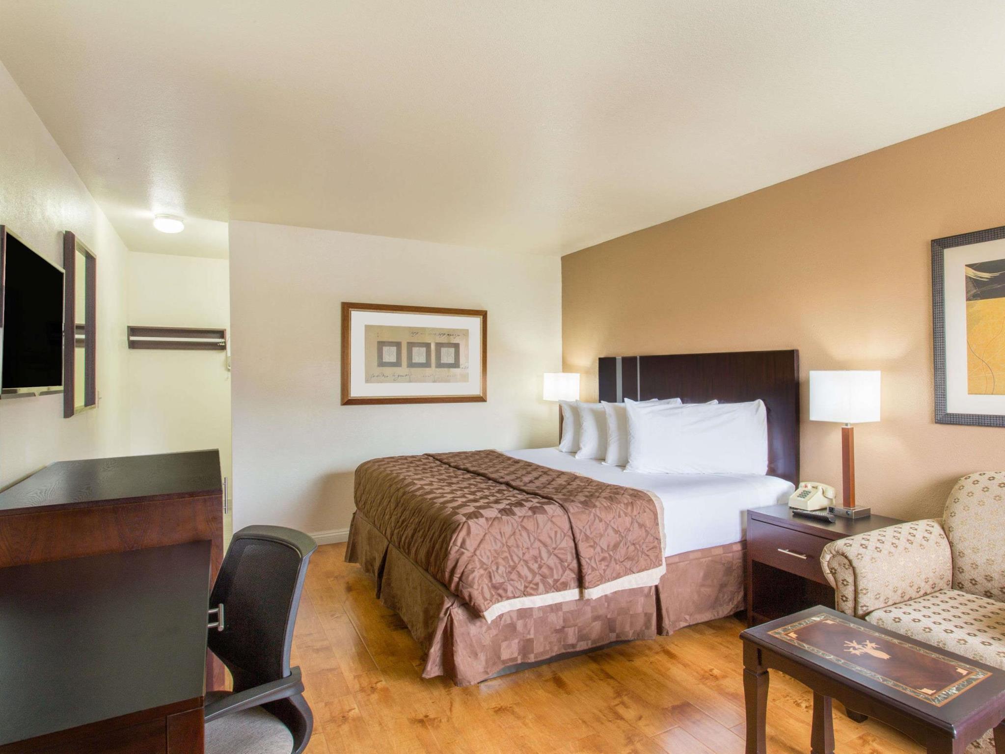 デイズ イン バイ ウィンダム ラスベガス エアポート ニア ザ ストリップ 写真