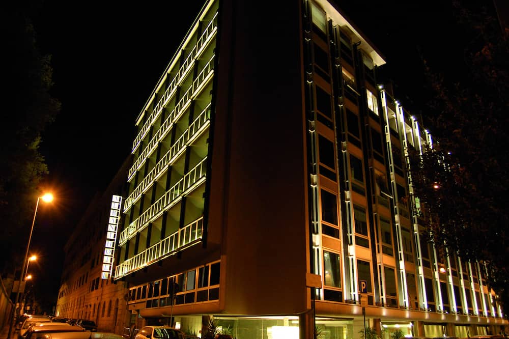 アルバーニ ホテル 写真