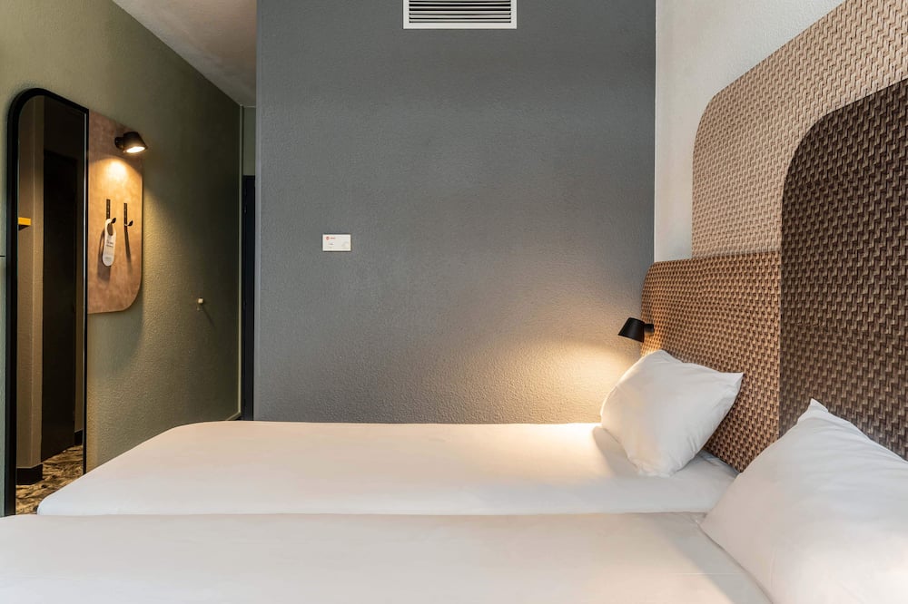 B&B HOTEL Chartres Centre Cathedrale 3 etoiles 写真