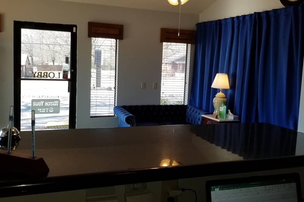 ザ パークウッド イン & スイーツ 写真