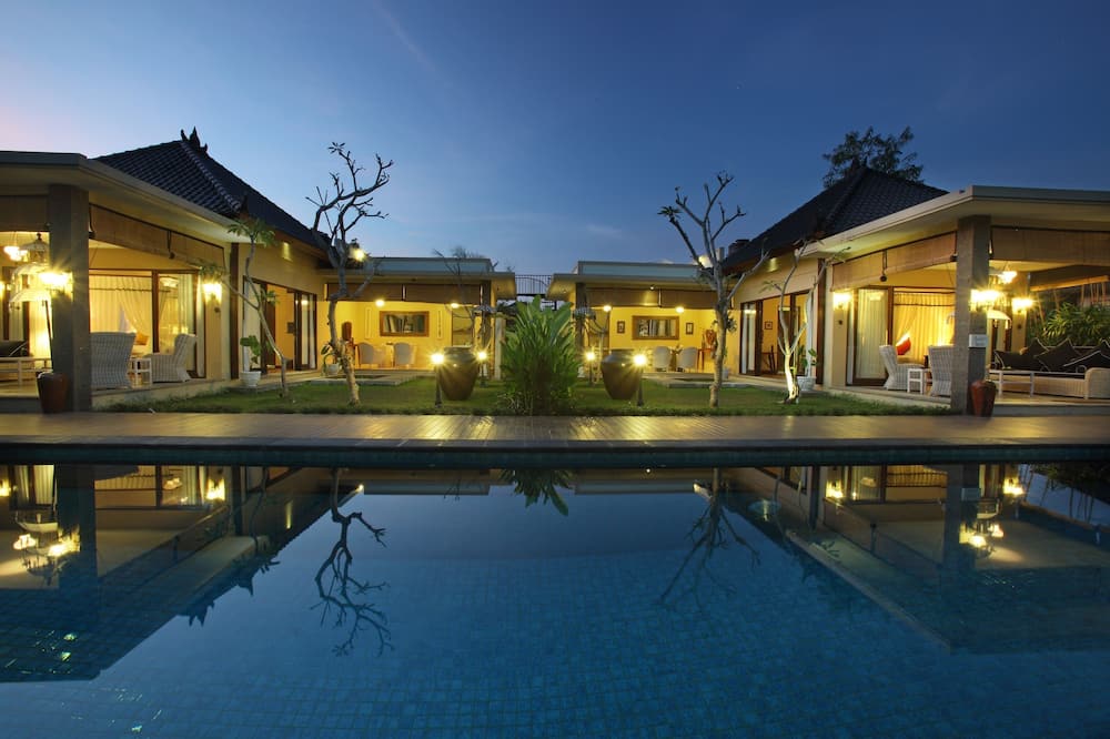 ヴィラ ニルヴァーナ バリ 写真