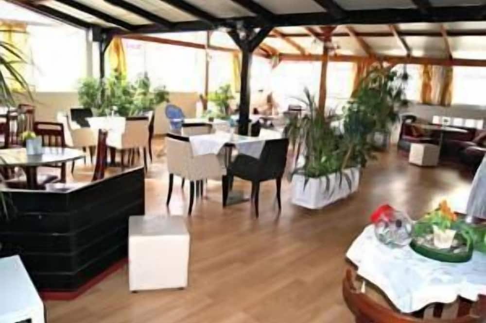 ホテル ディエスンス 写真