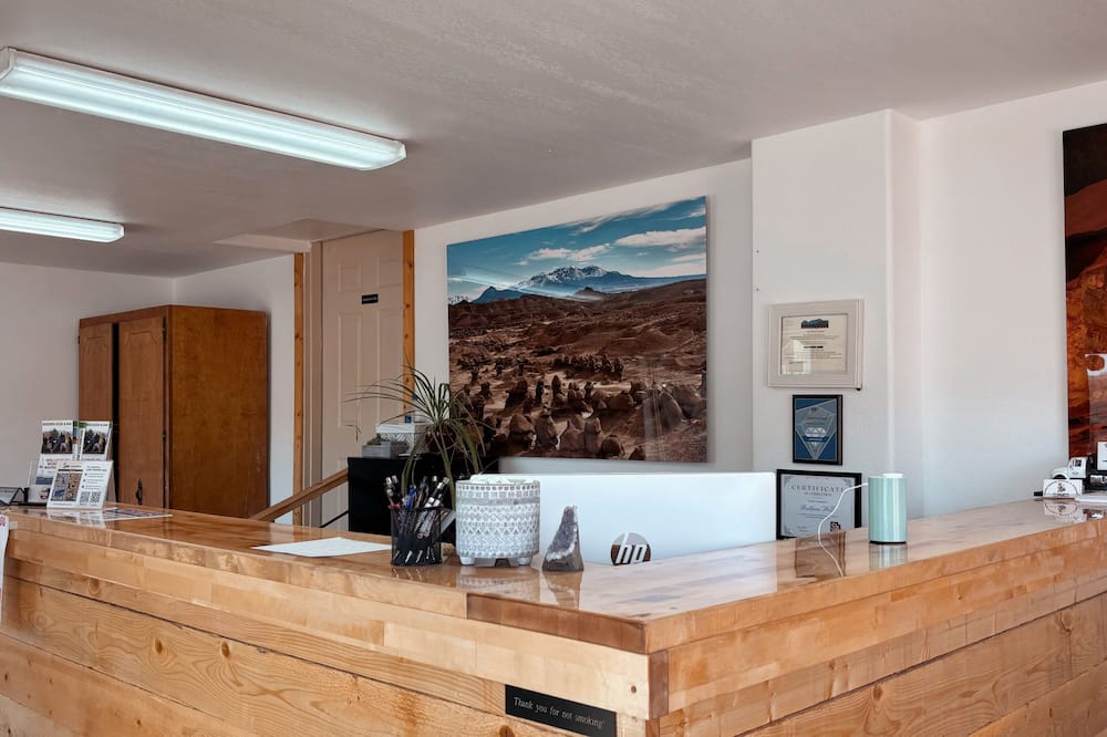 ウィスパリング サンズ モーテル 写真