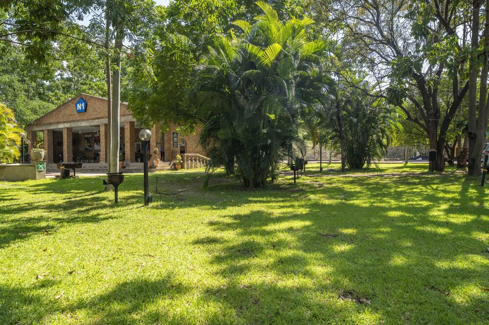 ザ N1 ホテル & キャンプサイト ビクトリア フォールズ 写真