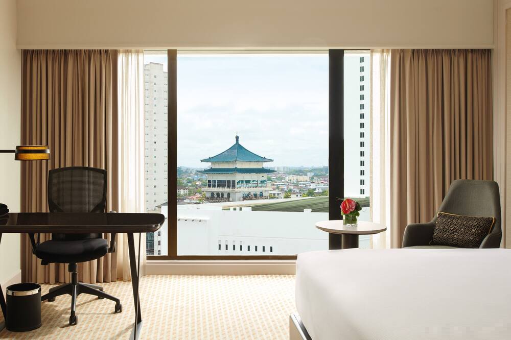 ヒルトン クチン 写真