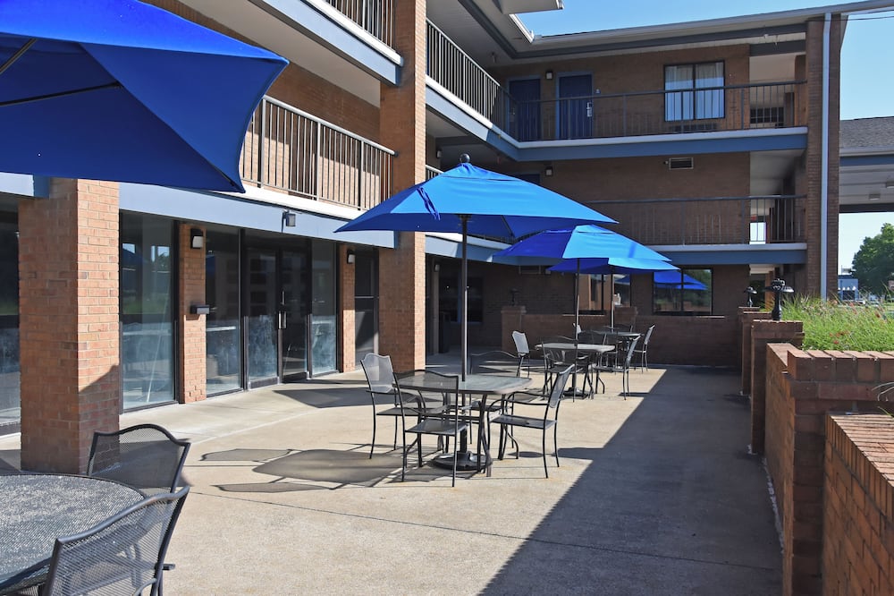 デイズ イン バイ ウィンダム レバノン 写真