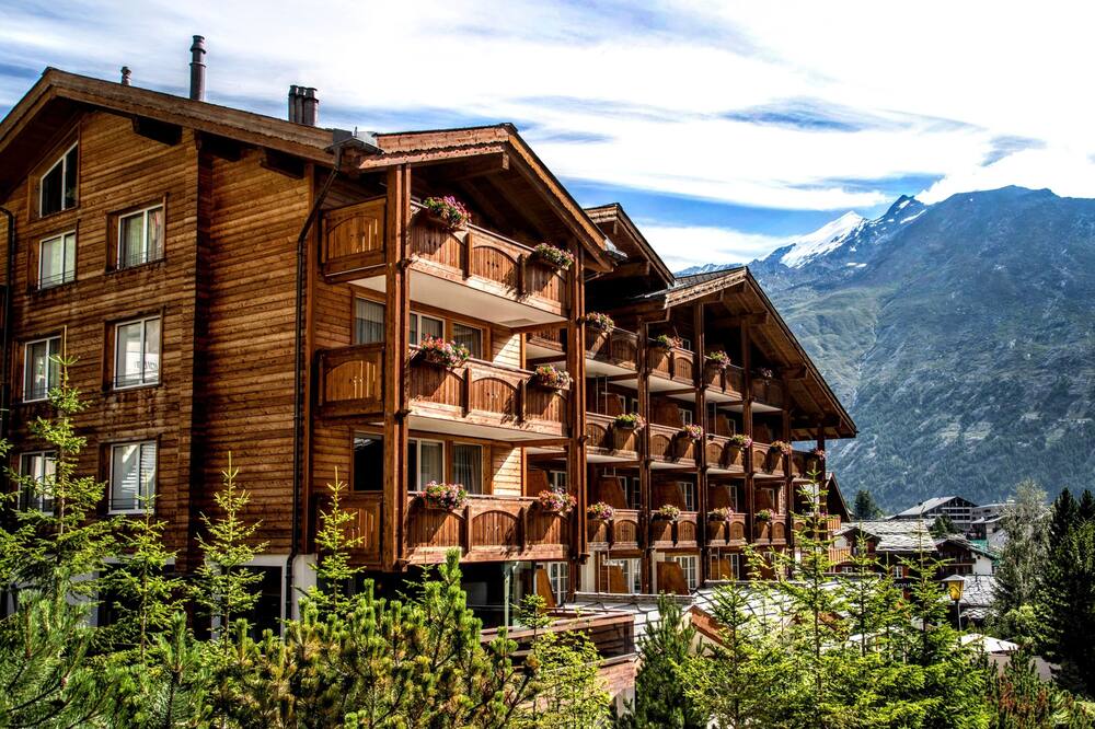 ホテル シュヴァイツァーホフ グルメ & スパ 写真