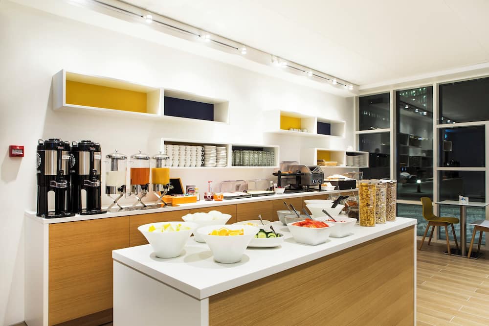 ストーム ホテル バイ キーホテルズ 写真