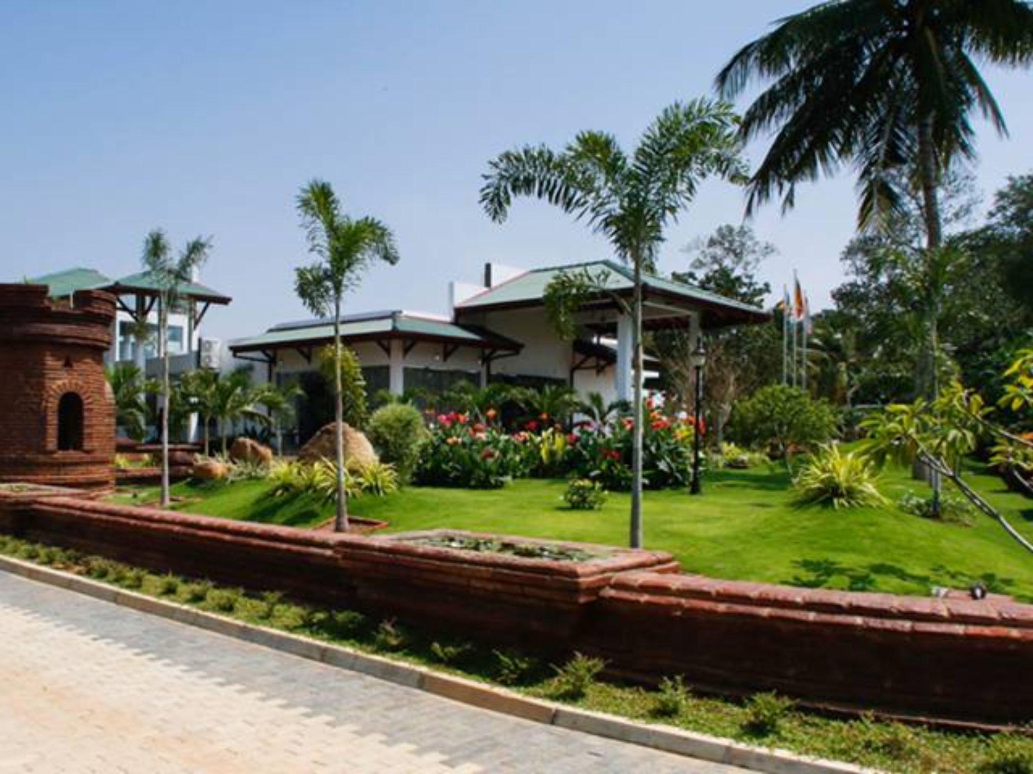 ルインズ チャーヤ ホテル 写真