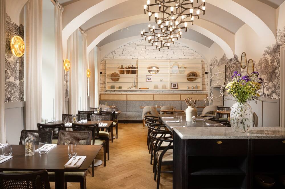 ホテル アルヴィン 写真