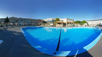 クオリティ イン & カンファレンス センター 写真