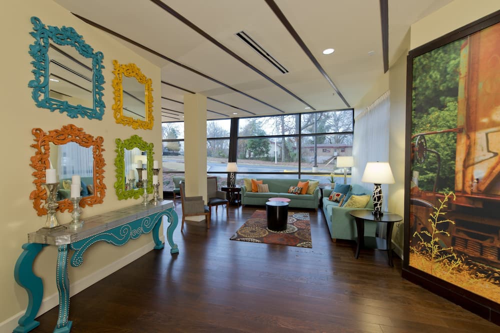 ホテル インディゴ アトランタ エアポート カレッジ パーク バイ IHG 写真