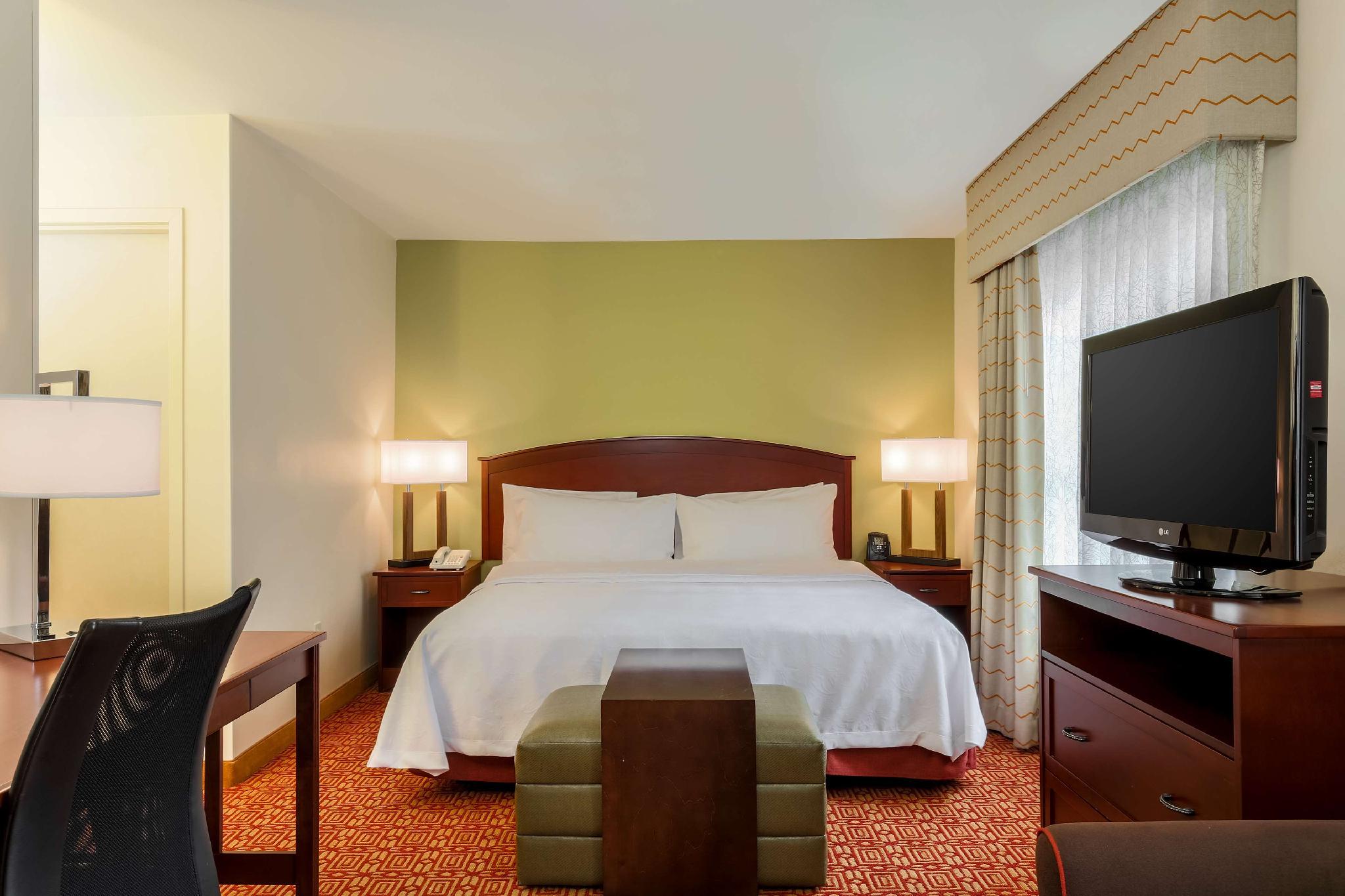 ホームウッド スイーツ バイ ヒルトン アンカレッジ 写真