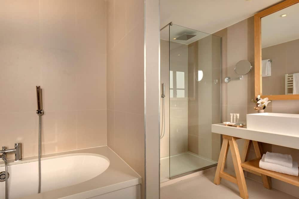 メルキュール マンテノン 写真