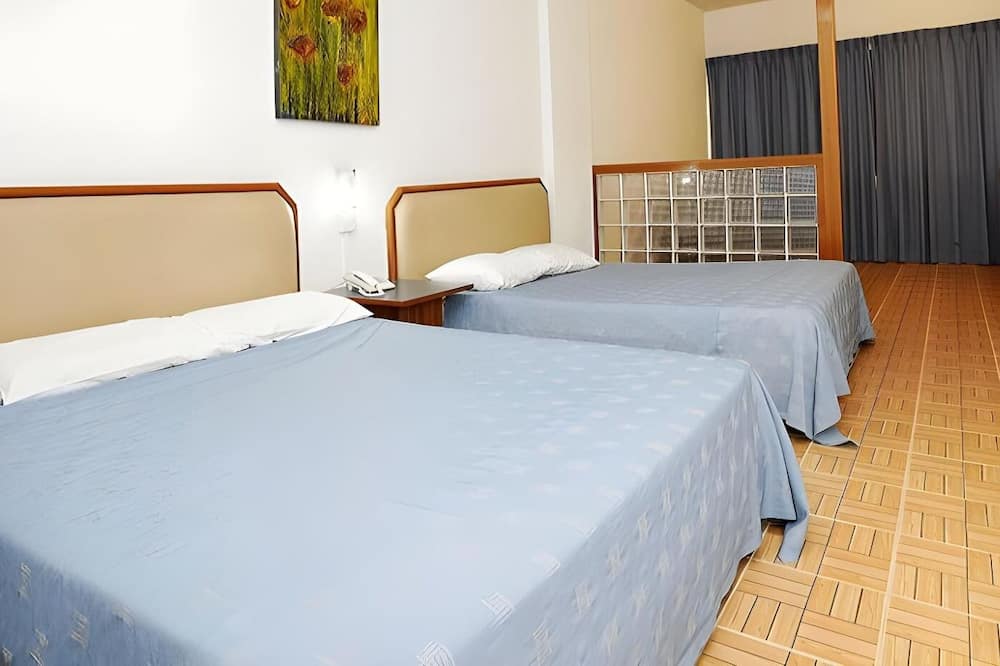 ホテル シュープリーム 写真