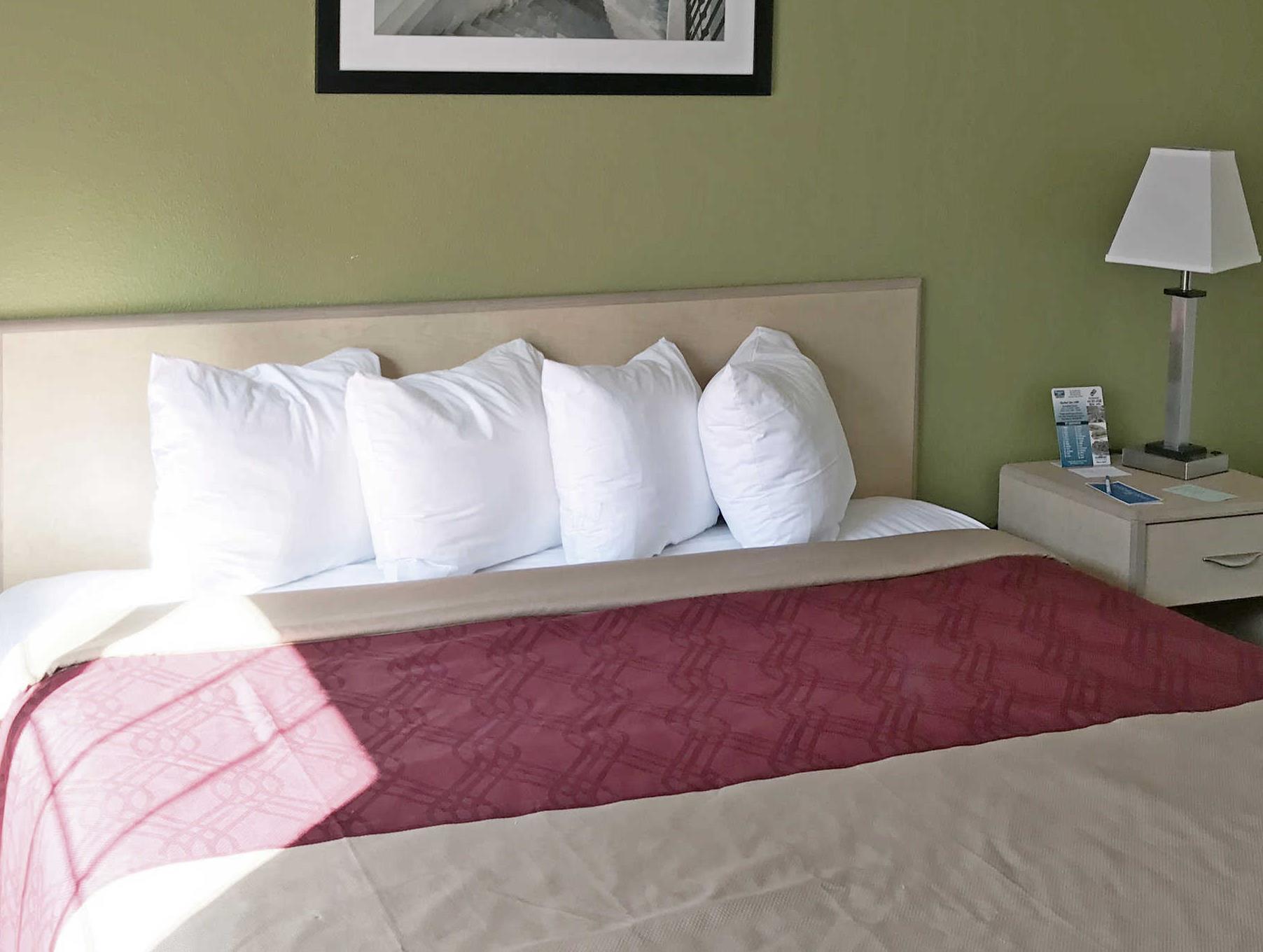 スーパー  8 バイ ウィンダム グロスター 写真