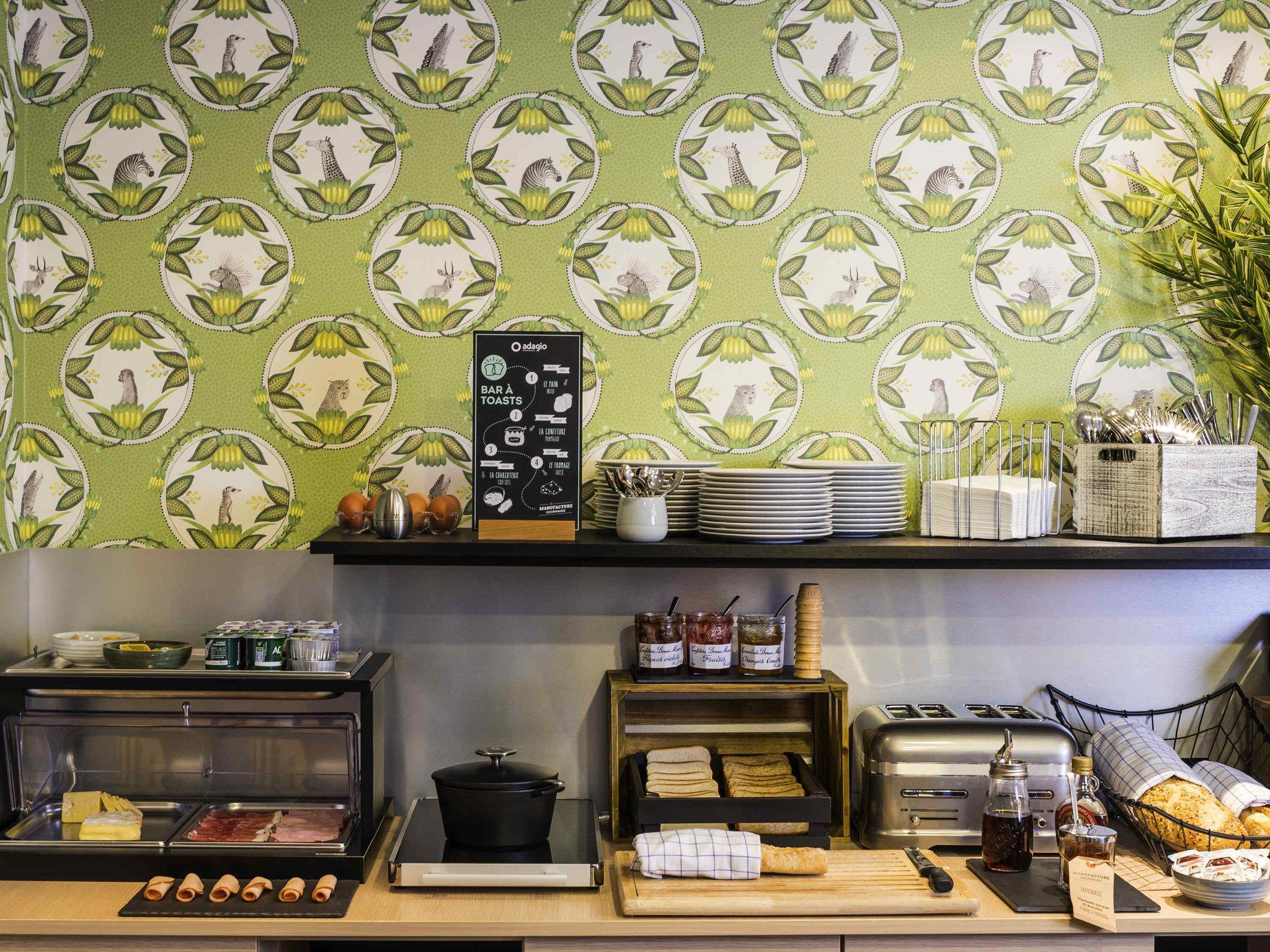 アダジオ ラ デファンス クルブヴォア 写真