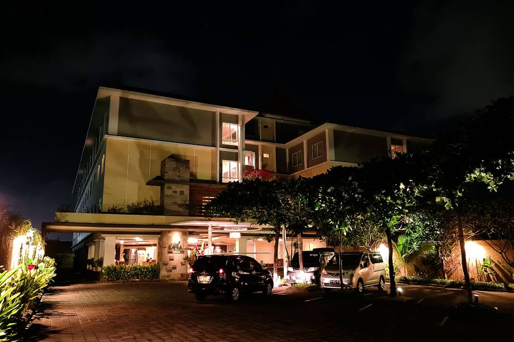 ザ カナ クタ ホテル 写真