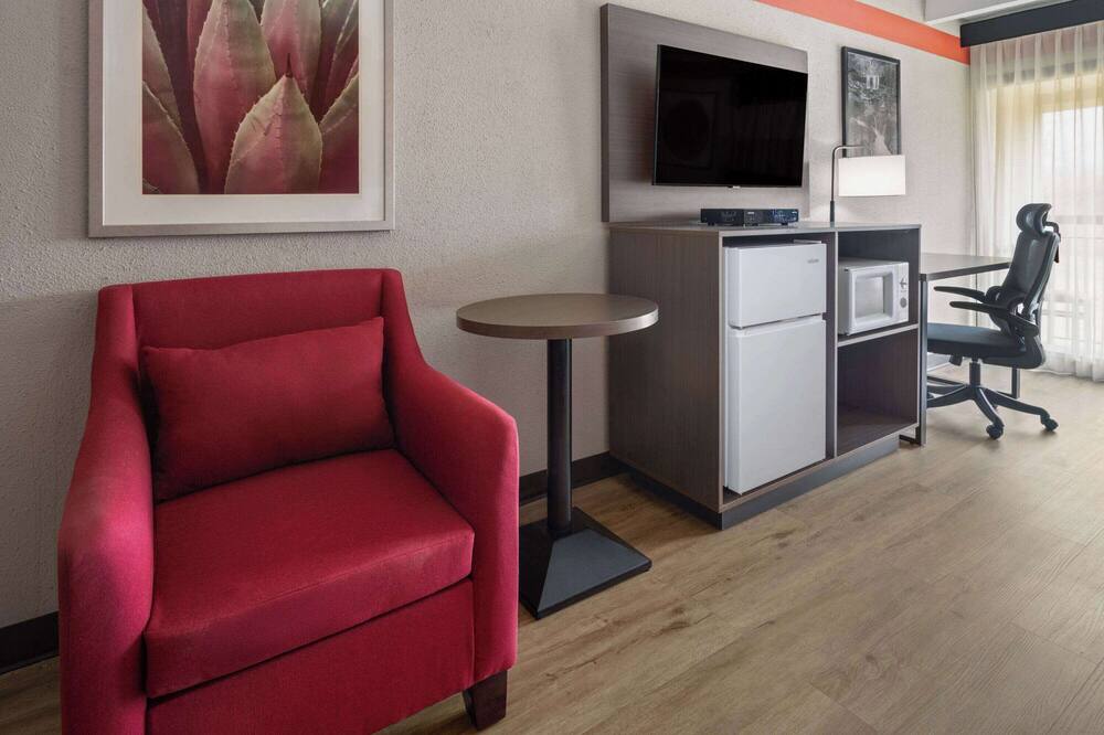 ラマダ バイ ウィンダム パーシッパニー 写真