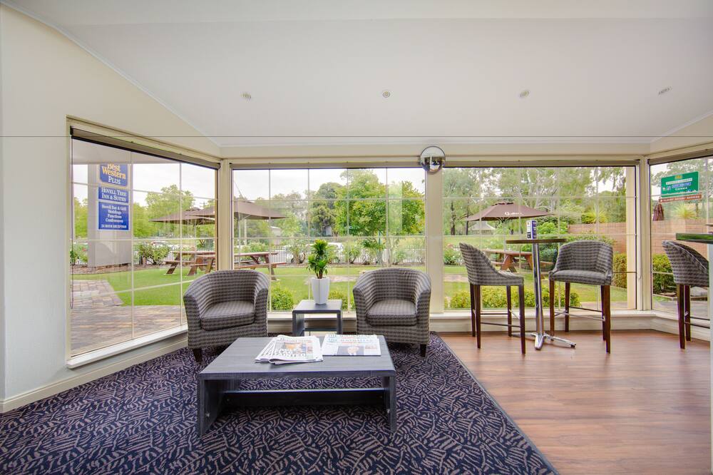 ベストウェスタン プラス ホヴェル ツリー イン 写真