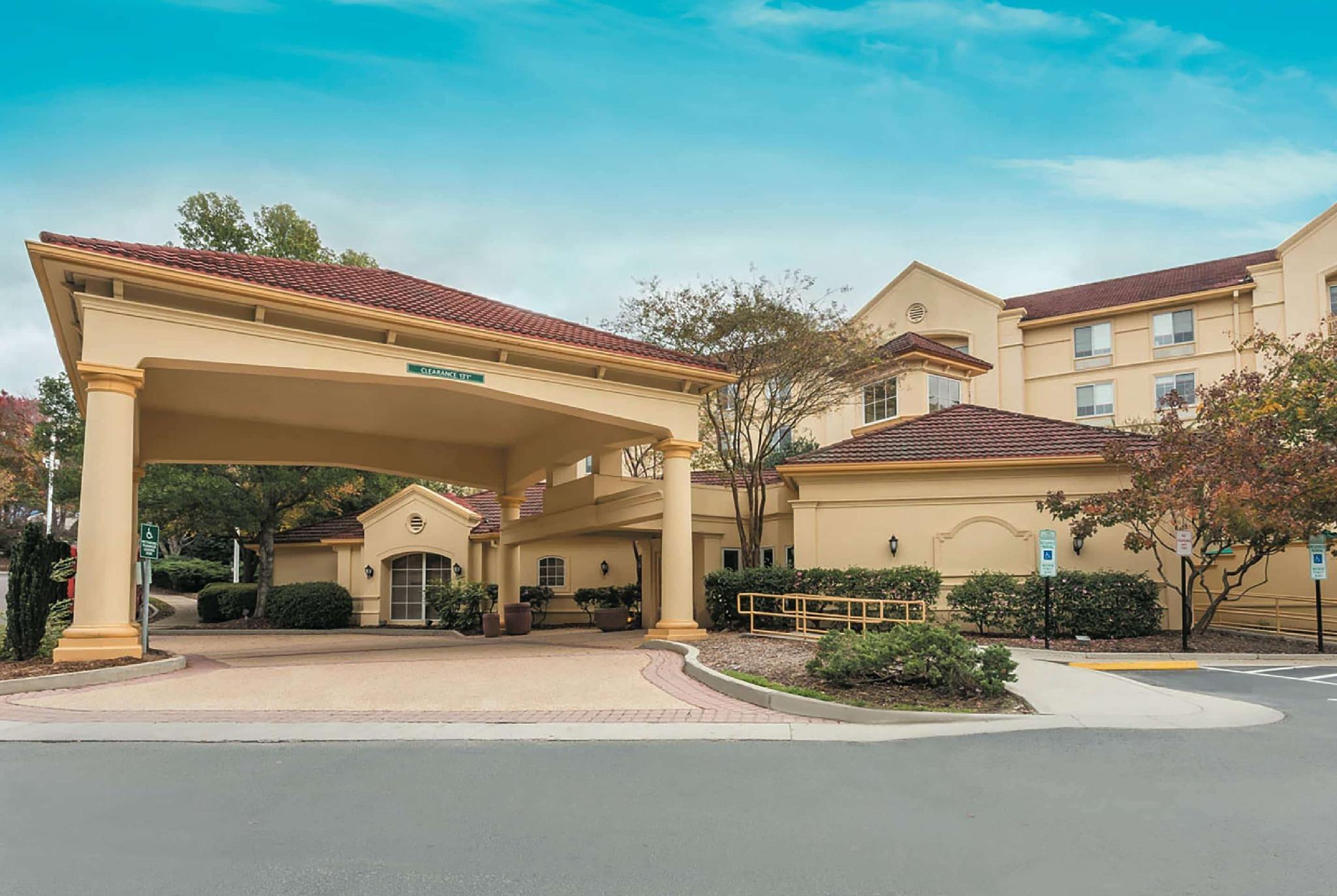 La Quinta Inn & Suites by Wyndham Raleigh/Durham Southpoint