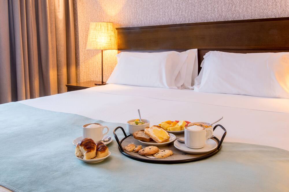 トレメン カラファテ パルケ ホテル 写真