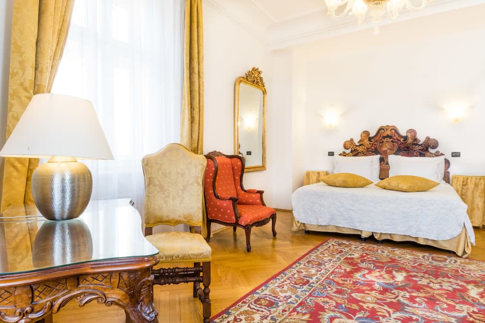 チャールズ ブリッジ パレス ホテル 写真