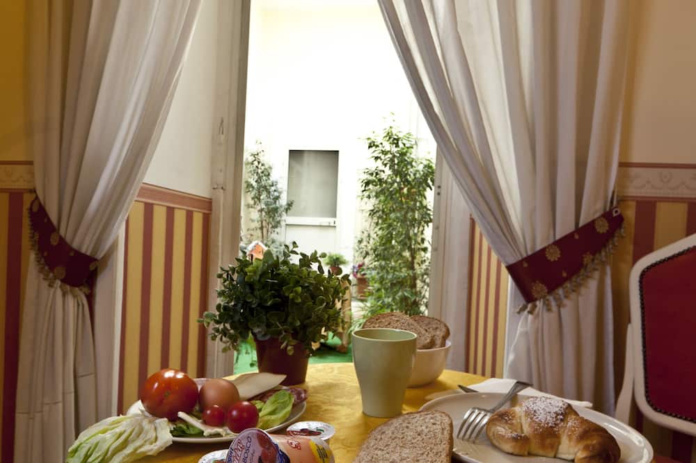 メディネイプルズ 写真