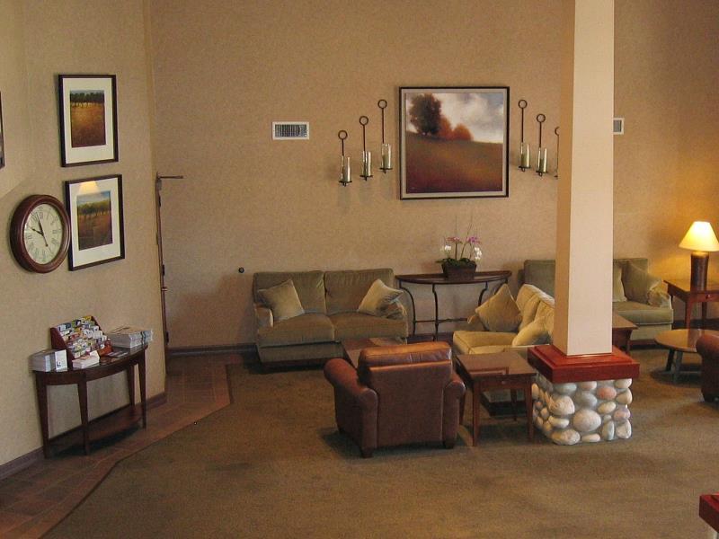 ホリデイ イン エクスプレス & スイーツ カーペンテリア by IHG 写真