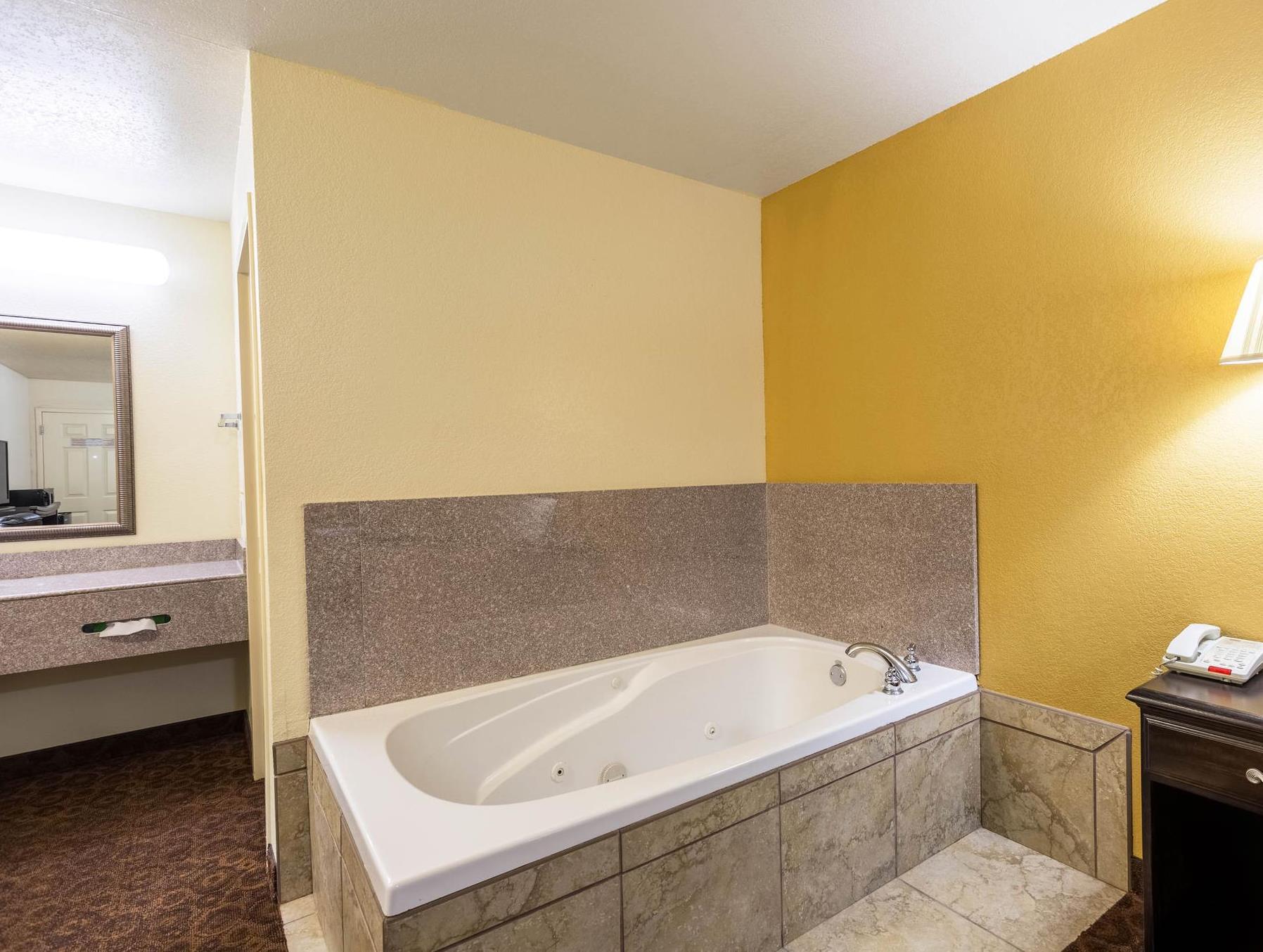 エコノ ロッジ イン & スイーツ サーシー 写真