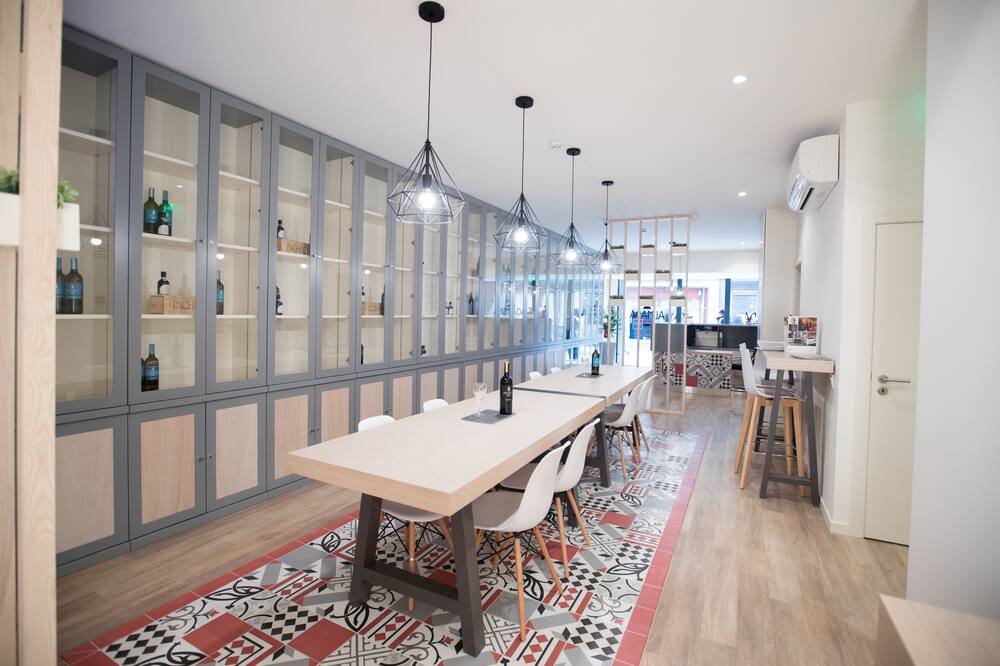 アルマダ ワイン ハウス 写真