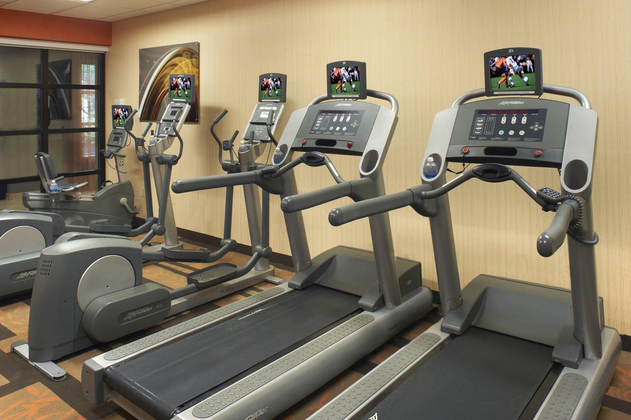 Courtyard by Marriott Cincinnati Covington 写真