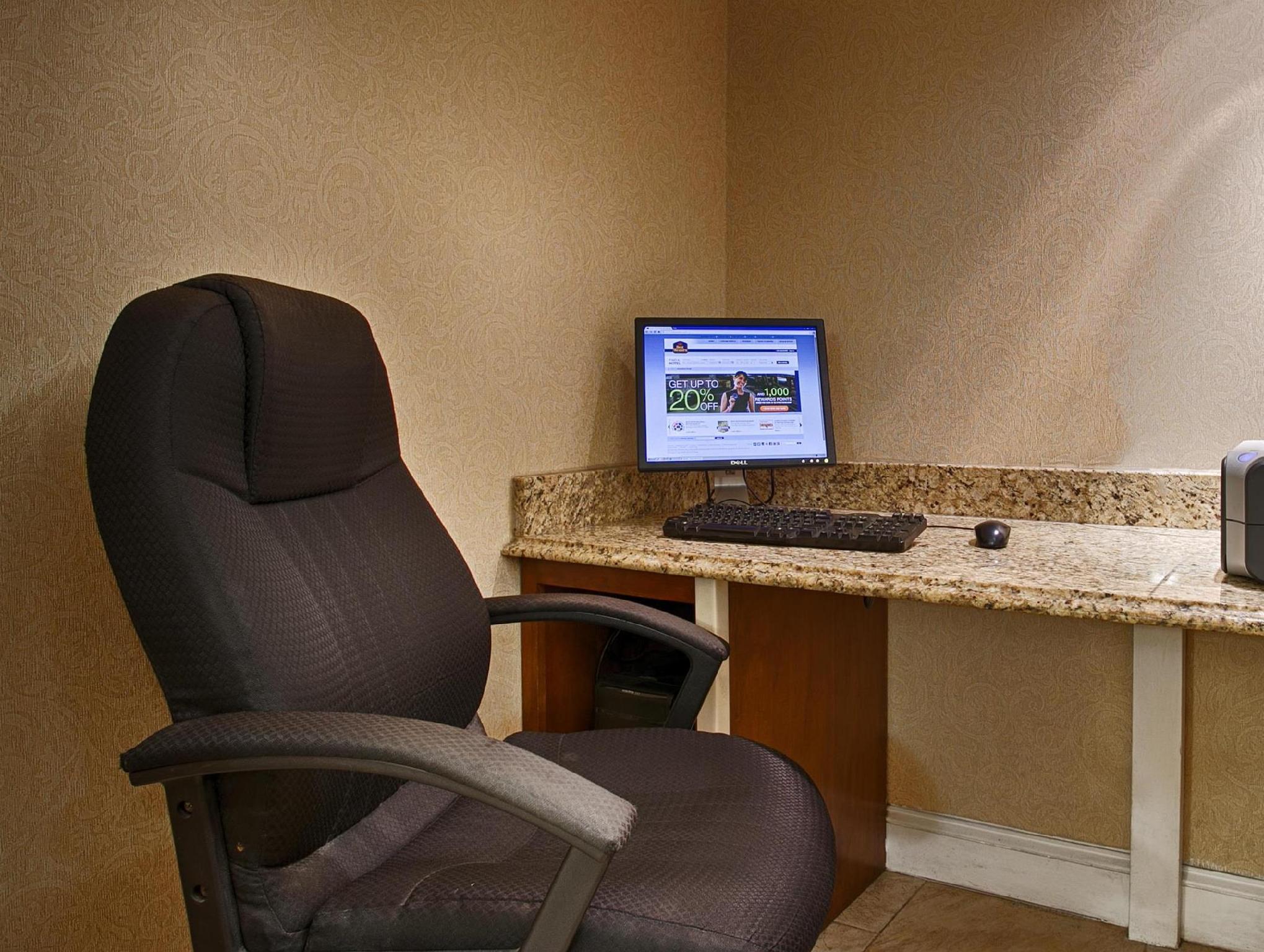 レッド ライオン ホテル ロスリン イオウジマ 写真