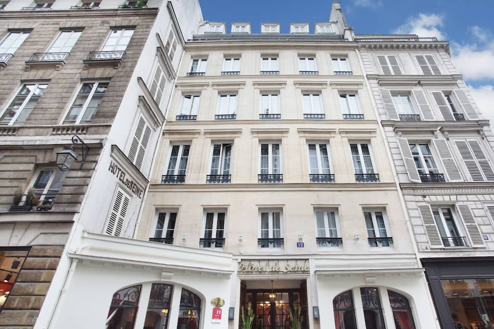 ホテル ド セーヌ 写真