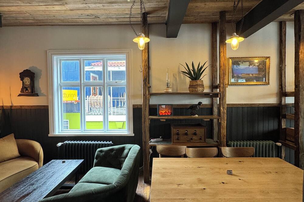 アークレイリ バックパッカーズ 写真