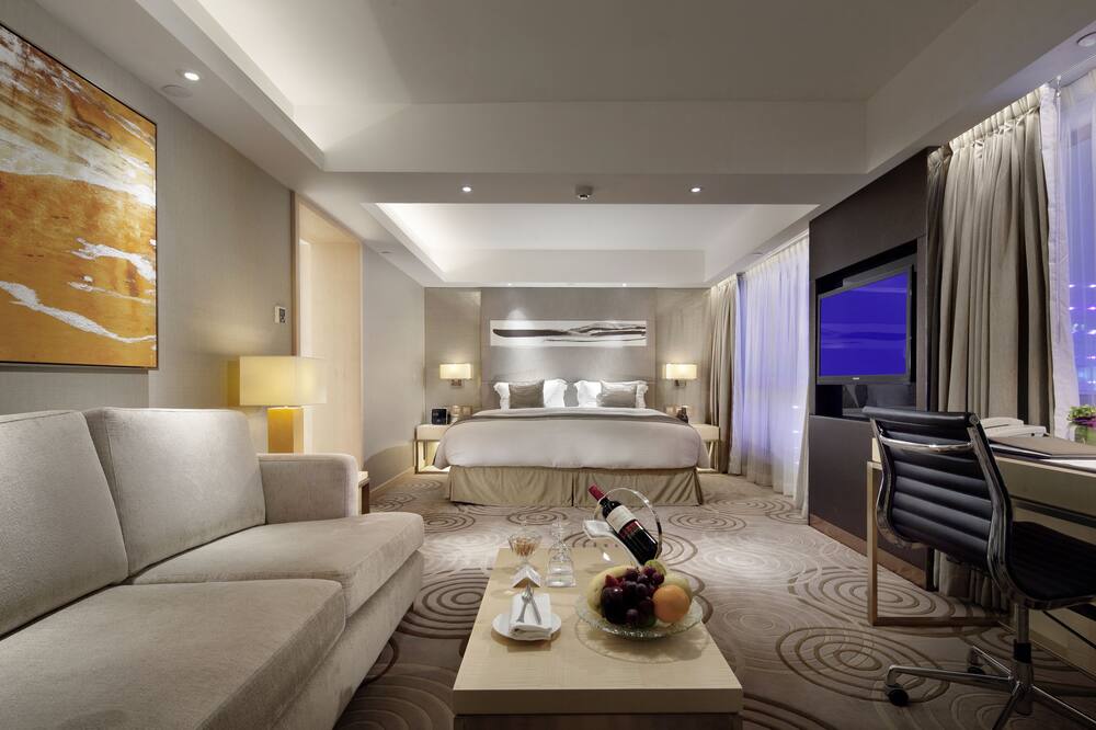 ロイヤル ガーデン ホテル 写真