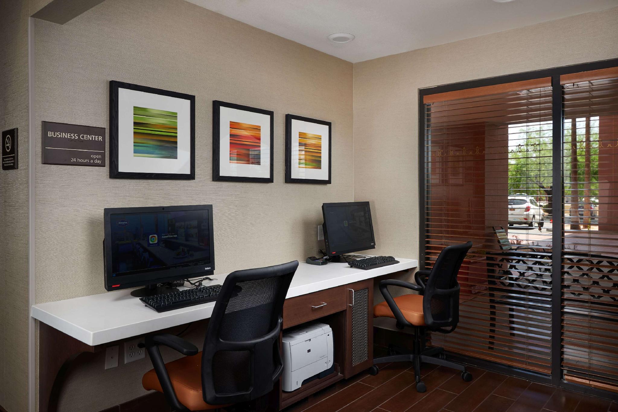 ハンプトン イン グレンデール ウェスト 写真