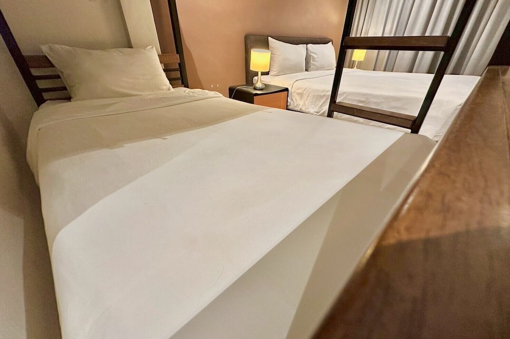 スタジオ F スクンビット 写真