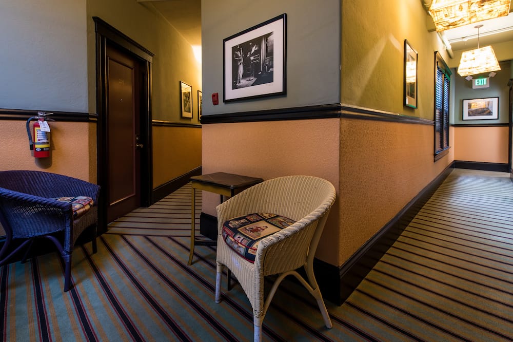 ホテル ボエーム 写真