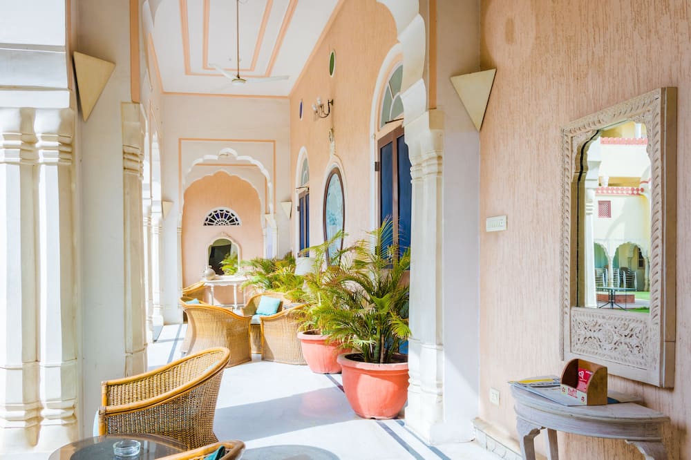 ホテル マンダワ ハヴェリ 写真