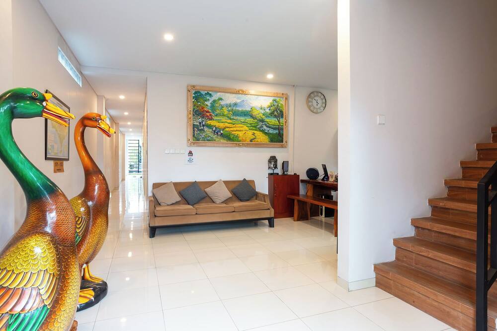 グラハ シャンティ ゲストハウス 写真