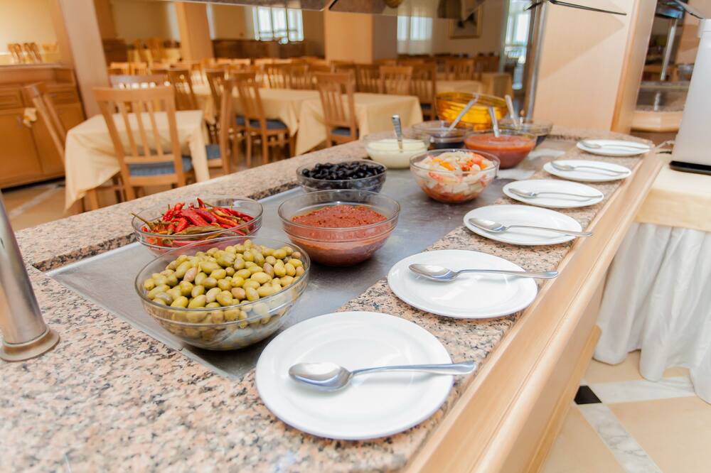 エル ムラディ クラブ セリマ 写真