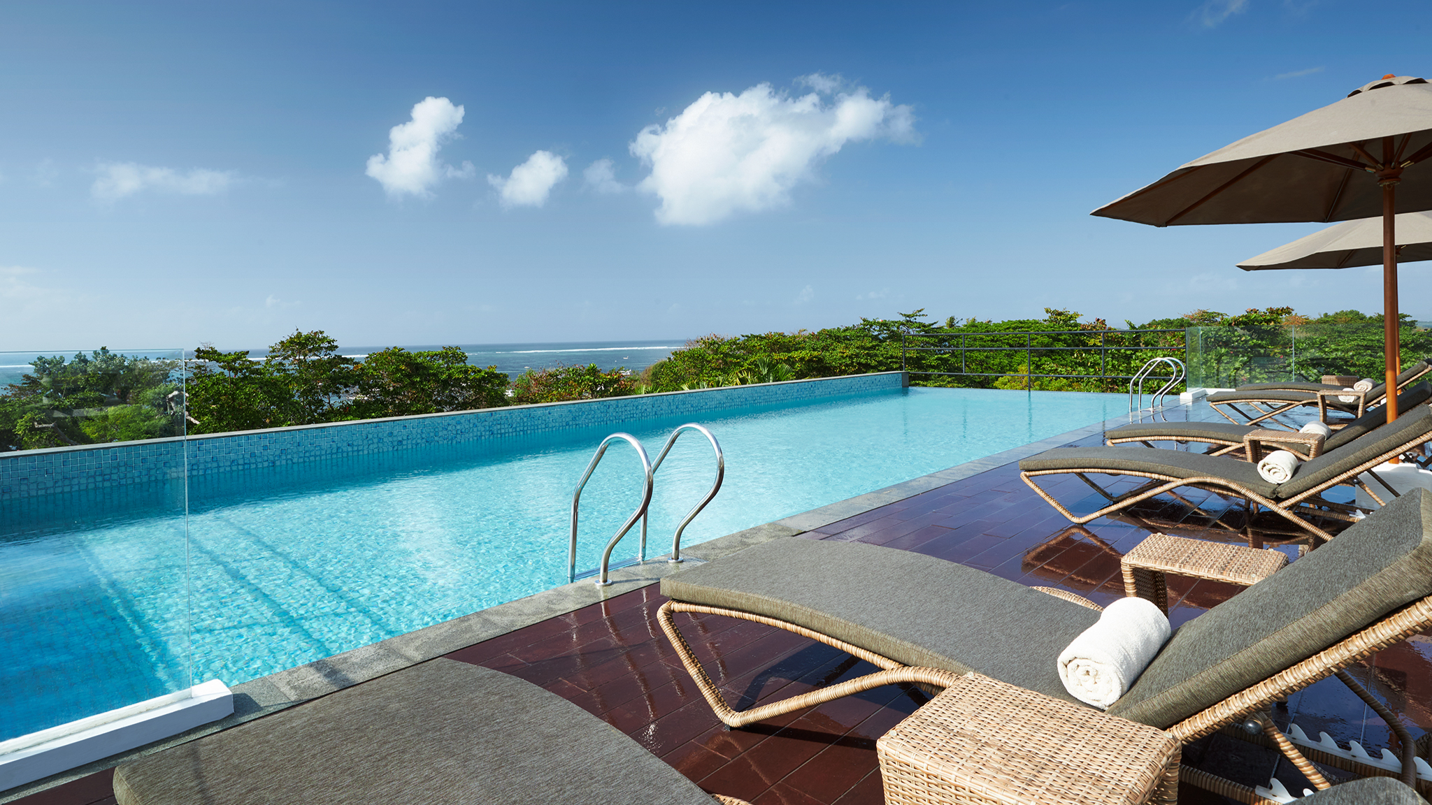 ホリデイ イン バリ サヌール バイ IHG 写真