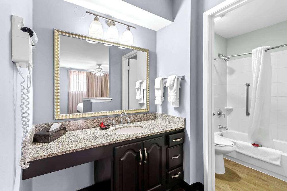 シュアステイ スタジオ バイ ベストウェスタン ペンサコラ 写真