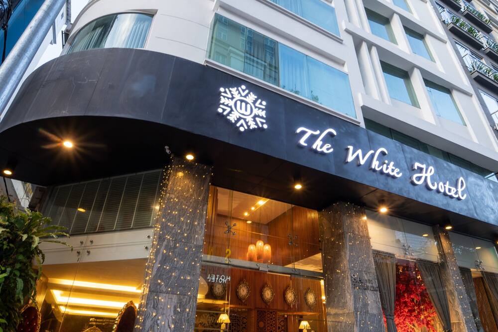 ザ ホワイト ホテル 8A チャイ ヴァン ラン 写真