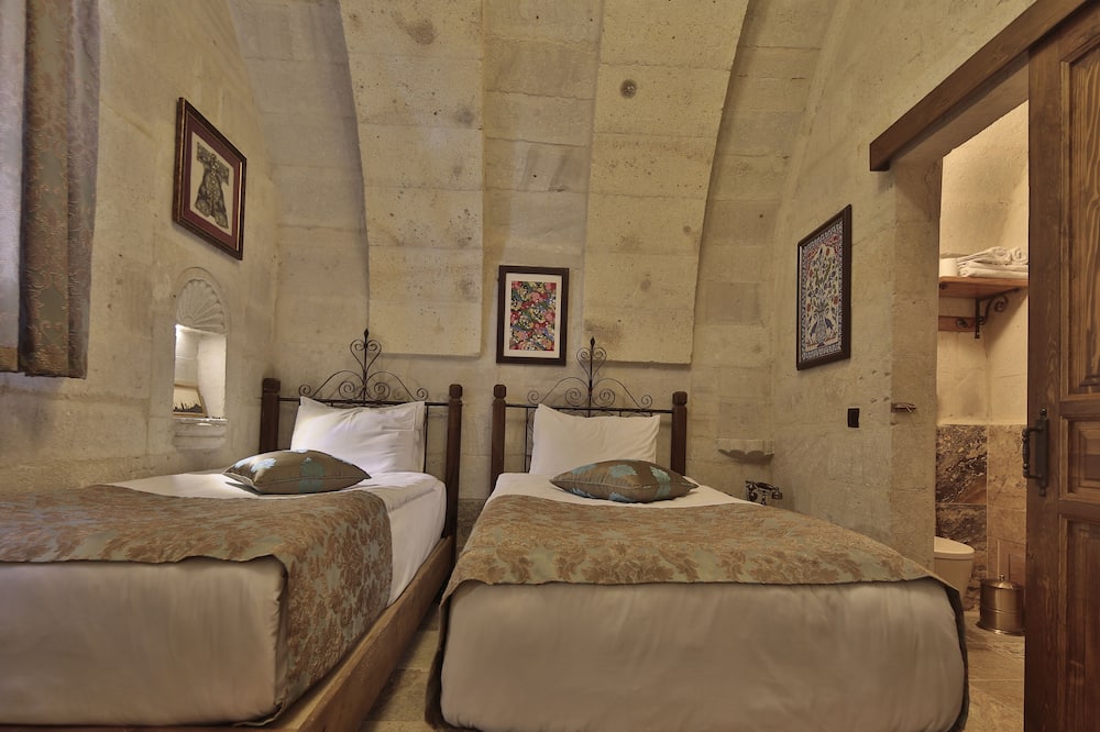 アレン ケイブ ホテル 写真