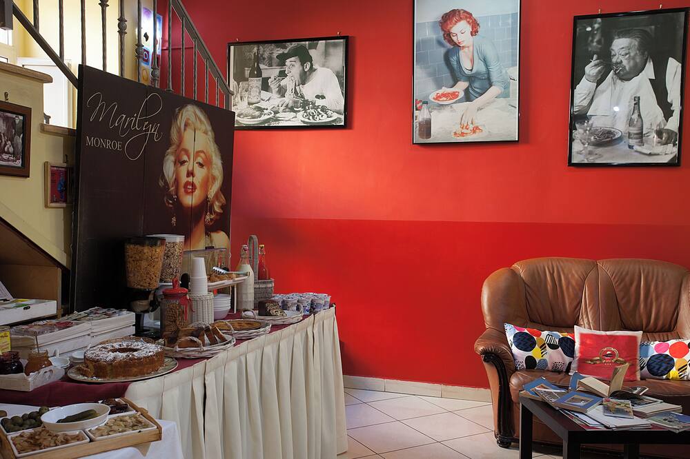 ホテル チネホリデイ 写真